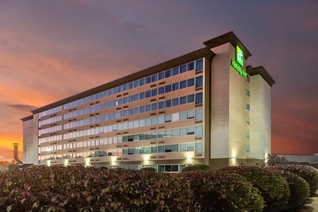 Holiday Inn Louisville East - Hurstbourne an IHG Hotel Main image 2